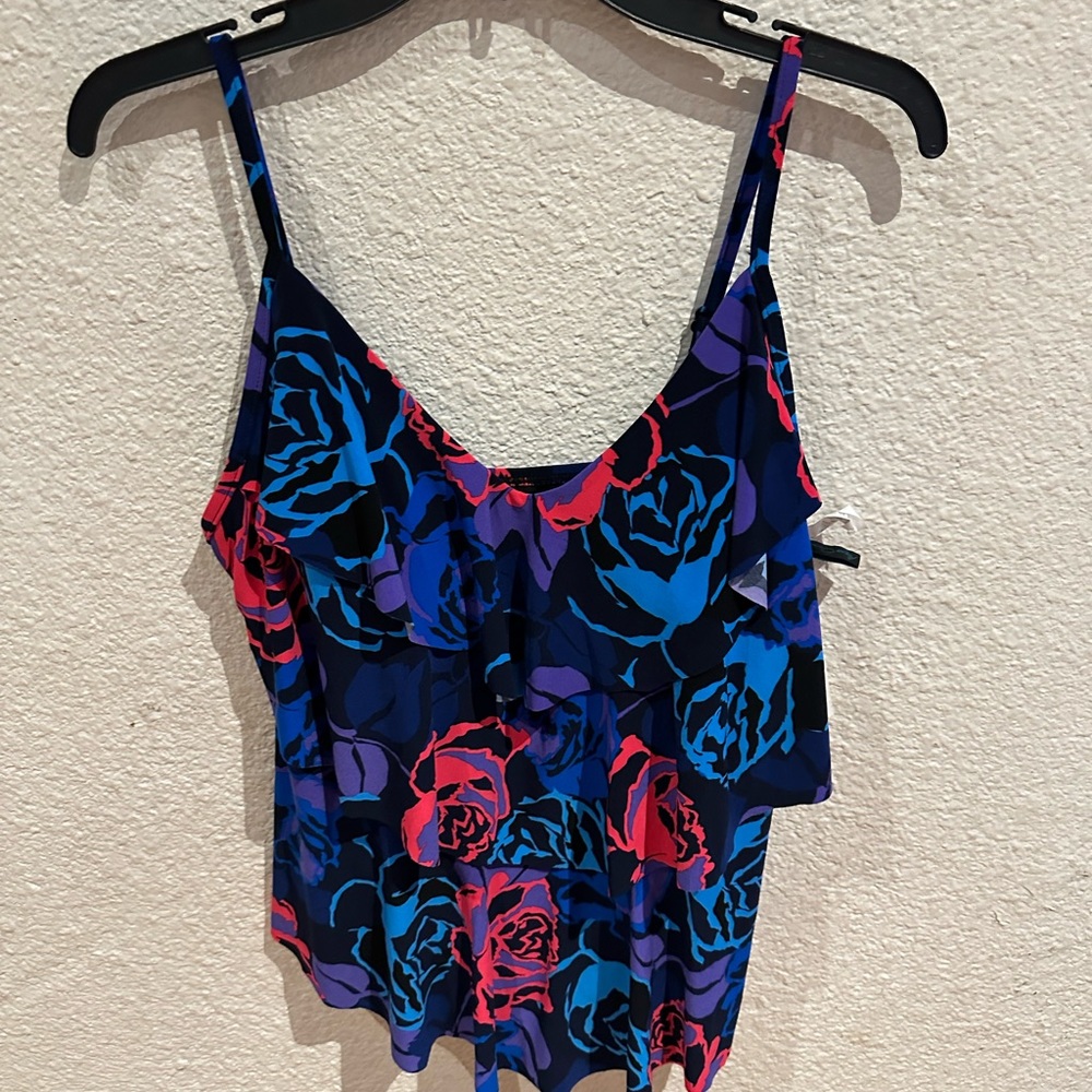 Ladies tiered floral tankini top